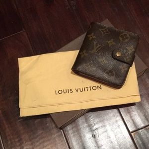 Louis Vuitton Zippy Compact Clutch Monogram Wallet